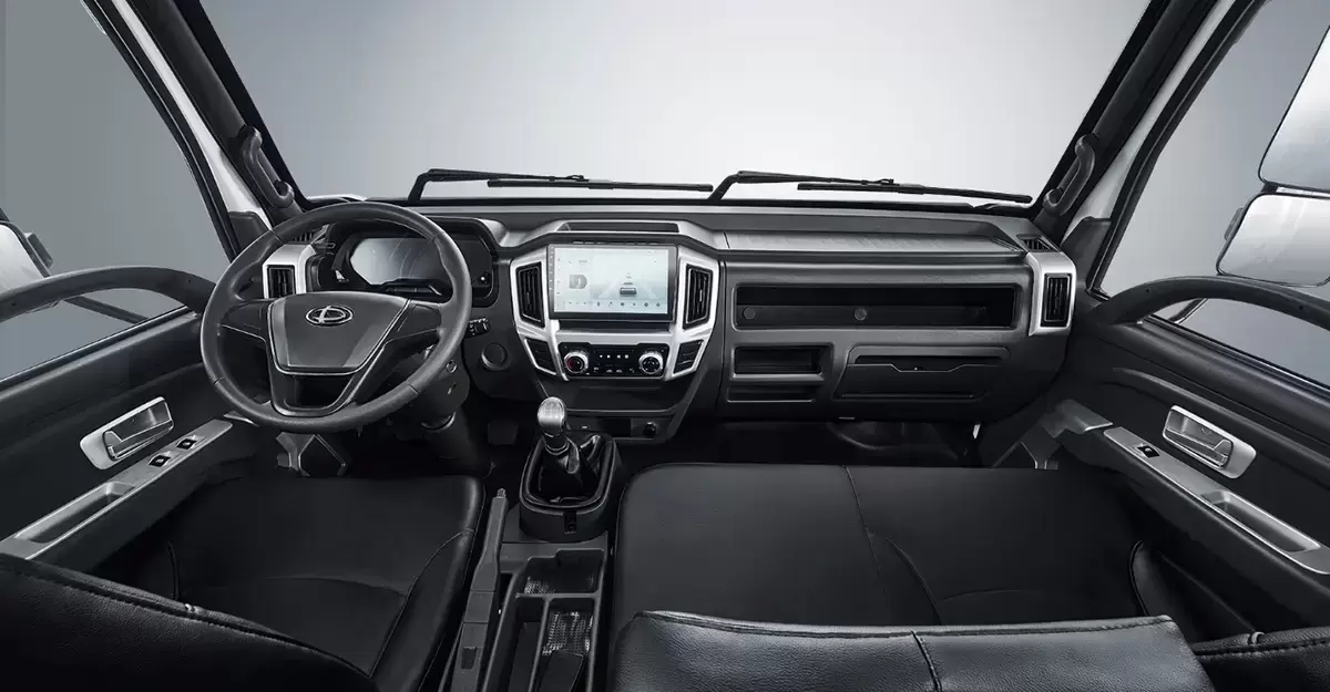 Không gian nội thất tiện nghi, chuẩn xe du lịch