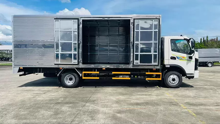 Tera245SL Plus phiên bản thùng kín với cửa hông mở 2 bên linh hoạt